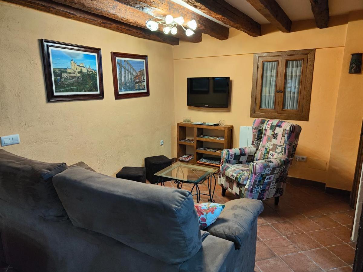 Casa Vieja Tabanera A 8 Min De Segoia Vendégház Tabanera del Monte Kültér fotó